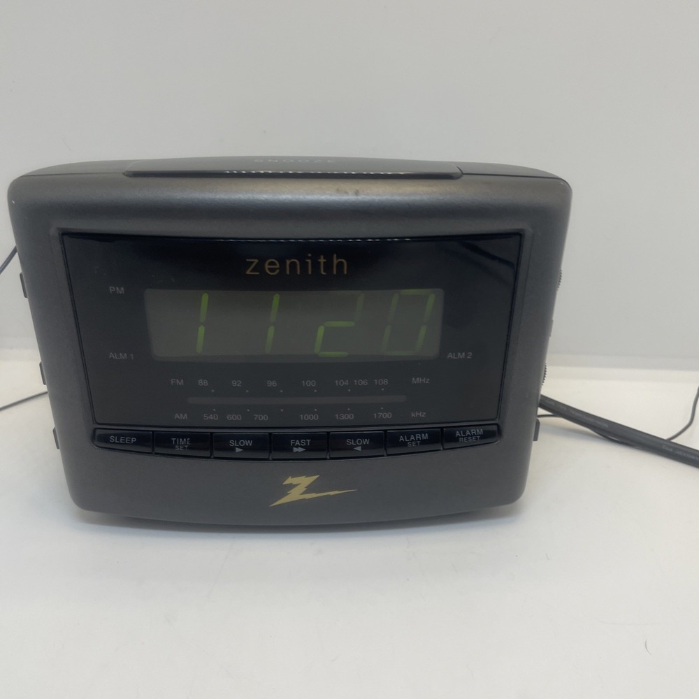 Vintage 90's Zenith Z124B AM FM Dual‎ Alarm Clock Radio Working Condition Tested